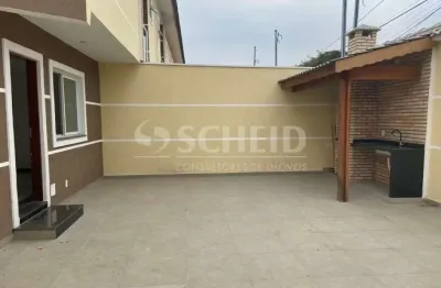 Sobrado à venda, três dormitórios, com suíte, ótima localização