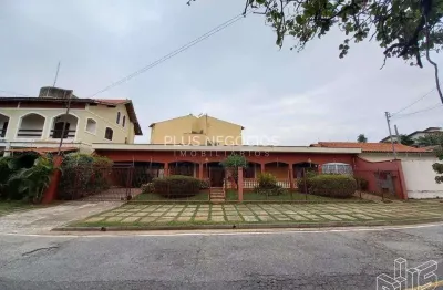 Casa com 3 dormitórios sendo 1 suíte e com 720 de área total e 360 de área útil na vila trujillo, s