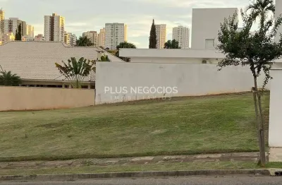 Terreno à venda no condomínio millenium em região mais valorizada de sorocaba com área de lazer e s