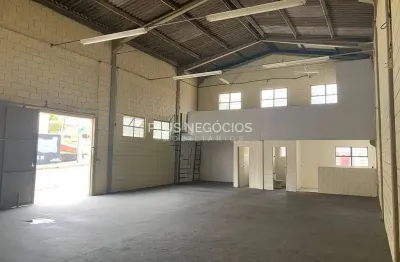 Galpão / barracão com 200m² de área útil e 4 vagas de garagem para venda e locação na vila barão em