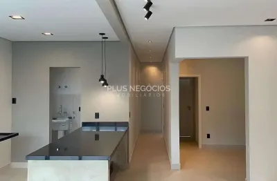 Casa térrea de alto padrão no condomínio villa suíça: 2 suítes, closet, espaço gourmet e acabamento