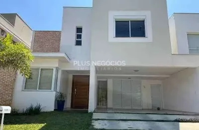 Aldeia da mata oferece uma vista deslumbrante e a privacidade de não ter vizinhos de frente,  um ve