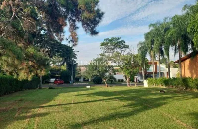 Maravilhoso terreno no condominio lago azul golfe clube, 1.074 mts², plano, proximo a portaria prin