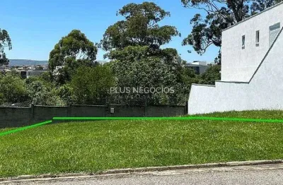Terreno plano à venda no alphaville nova esplanada 1 com 405m², localização privilegiada, fundo par