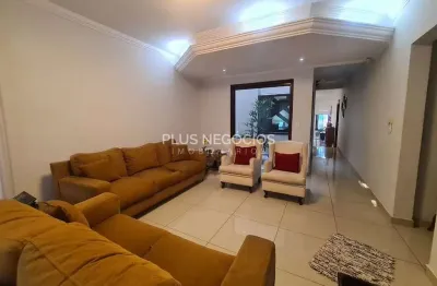 Casa de alto padrão à venda ou aluguel em condomínio fechado – 3 dormitórios e suíte master