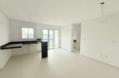 Nunca habitado | 71m² | 2 dormitórios (1 suíte) | vista para a rua do mercadão