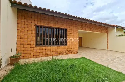 Casa térrea com 3 dormitórios a venda no bairro Pq 3 Meninos, zona leste, em Sorocaba.