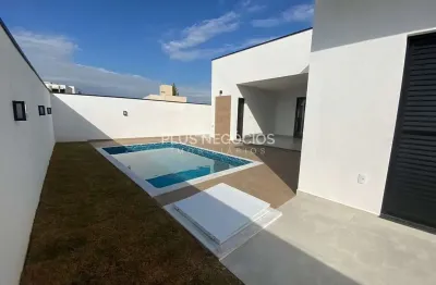 Casa térrea para venda e locação com 3 suítes, escritório e piscina no Alphaville Nova Esplanada 3,