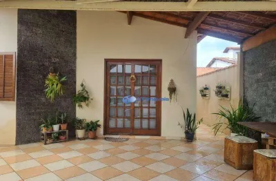 Casa com 3 quartos à venda na Rua Benjamim Arice, 71, Cidade Jardim, Jacareí