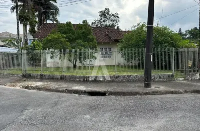Oportunidade  casa com 1 suíte mais 2 quartos à venda no bairro glória em joinville- sc