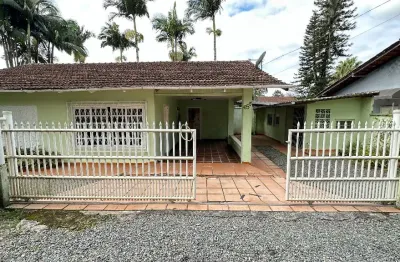 Casa em alvenaria a venda com 2 quartos, jardim no bairro bucarein e joinville sc