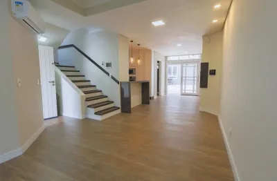 Lindo esperando por você !sobrado geminado semi mobilado com 1 suíte(s) mais 2 quarto(s) à venda no bairro glória em joinville-sc