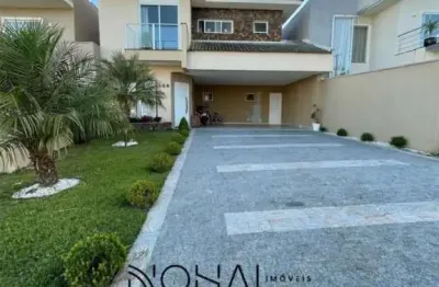 Casa em condomínio próximo ao centro, vida sadia em ponta grossa
