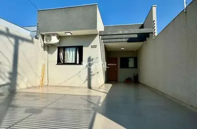 Casa térrea semimobiliada a venda com 3 quartos sendo 1 suíte no uvaranas