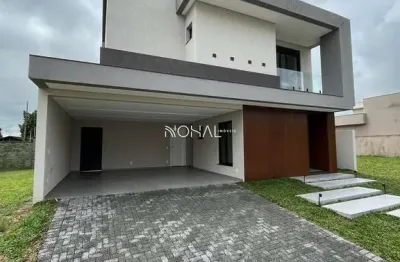 Residência a venda semi mobiliada com 3 suítes e piscina no condomínio alphavile