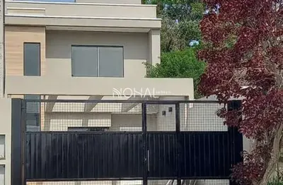 Sobrado a venda com 3 quartos sendo 1 suíte no jardim carvalho
