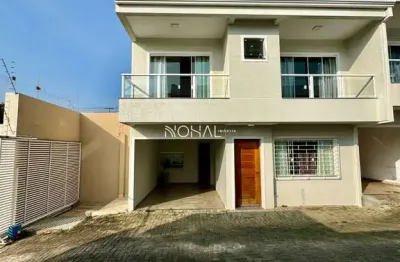 Sobrado semimobiliado a venda com 3 quartos sendo 1 suíte no uvaranas