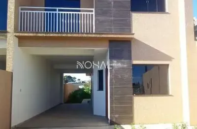 Sobrado a venda com 3 quartos sendo 1 suíte no uvaranas
