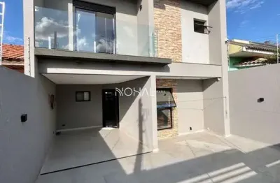 Casa a venda com móveis planejados com 3 quartos sendo 1 suíte em uvaranas