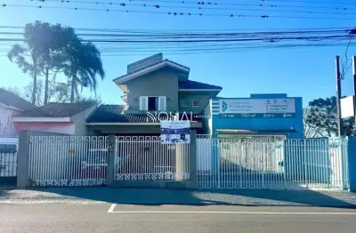 Casa a venda perfil residencial e comercial 3 quartos sendo 1 suíte no uvaranas