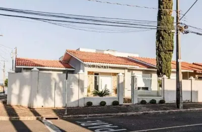 Casa semimobiliada à venda com 3 quartos sendo 1 suíte - Bairro Órfãs