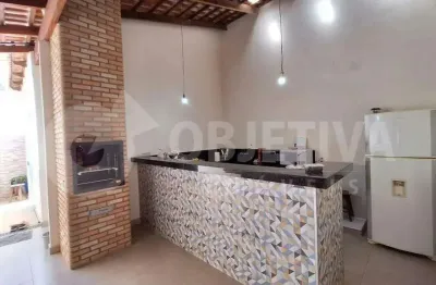 Ótima casa a venda no bairro laranjeiras em uberlândia