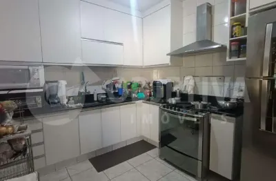 Ótima casa a venda no bairro marta helena em uberlândia