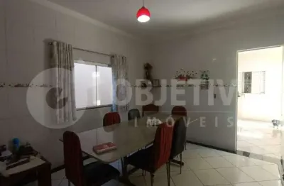Ótima casa a venda no bairro cidade jardim em uberlândia