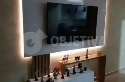 Apartamento à venda, 2 quartos, 1 suíte, 1 vaga, granada - uberlandia/mg