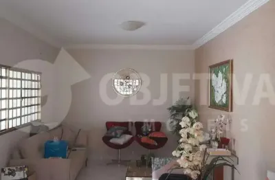 Oportunidade de casa a venda no bairro jardim patrícia em uberlândia