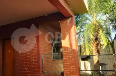 Casa com 3 quartos à venda no Presidente Roosevelt, Uberlândia 