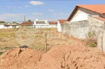 Terreno à venda no Conjunto Segismundo Pereira, Uberlândia 