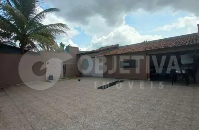 Ótima casa na melhor localização do bairro santa mônica