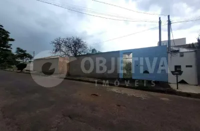 Terreno à venda no Jardim Karaíba, Uberlândia 