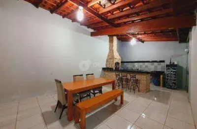 Casa com 3 quartos à venda em Laranjeiras, Uberlândia 