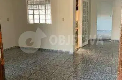 Excelente casa no bairro custódio pereira em uberlândia