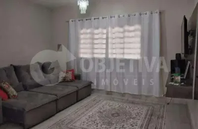 Excelente casa no bairro minas gerais em uberlândia.