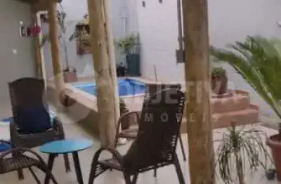 Ótima casa de esquina a venda no bairro chácaras tubalina em uberlândia