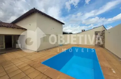 Excelente casa residencial disponivel a venda no bairro vigilato pereira