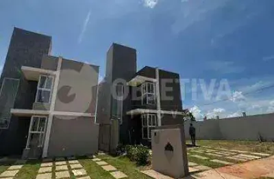 Maravilhoso sobrado novo a venda no condomínio alto paradiso em uberlândia