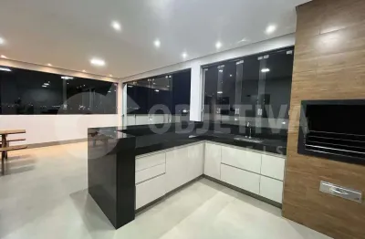 Sobrado de esquina com características mistas residencial e comercial a venda no bairro nova uberlândia em uberlândia