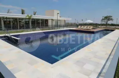 Excelente terreno no condomínio fechado de alto padrão alphaville i em uberlândia