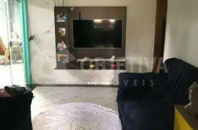 Encantadora casa disponível para venda no bairro jardim califórnia em uberlândia