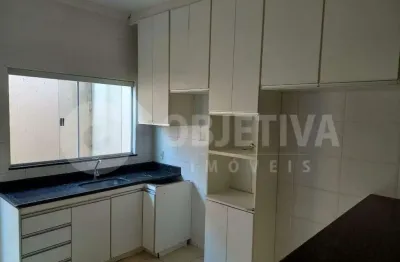 Casa à venda, 2 quartos, 1 suíte, 1 vaga, jardim holanda - uberlandia/mg