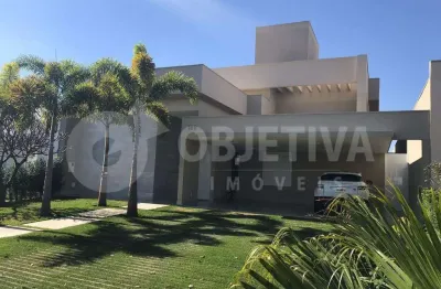 Exclusiva casa de alto padrão em condomínio fechado - villa dos ipês - uberlândia