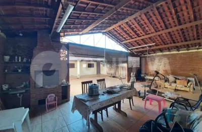 Casa para aluguel, 5 quartos, 3 suítes, 3 vagas, umuarama - uberlandia/mg