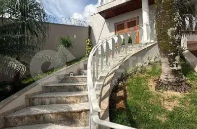 Casa à venda, 4 quartos, 4 suítes, 4 vagas, tabajaras - uberlandia/mg