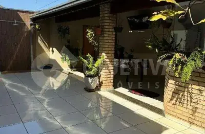 Casa à venda, 3 quartos, 1 suíte, 3 vagas, santa rosa - uberlandia/mg