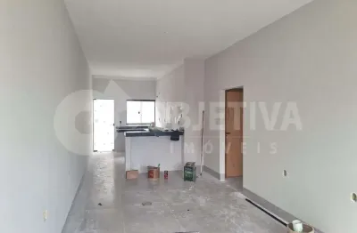 Casa à venda, 2 quartos, 1 suíte, 2 vagas, planalto - uberlandia/mg