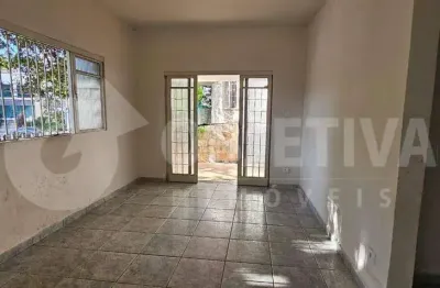 Casa para aluguel, 4 quartos, 1 suíte, 2 vagas, fundinho - uberlandia/mg